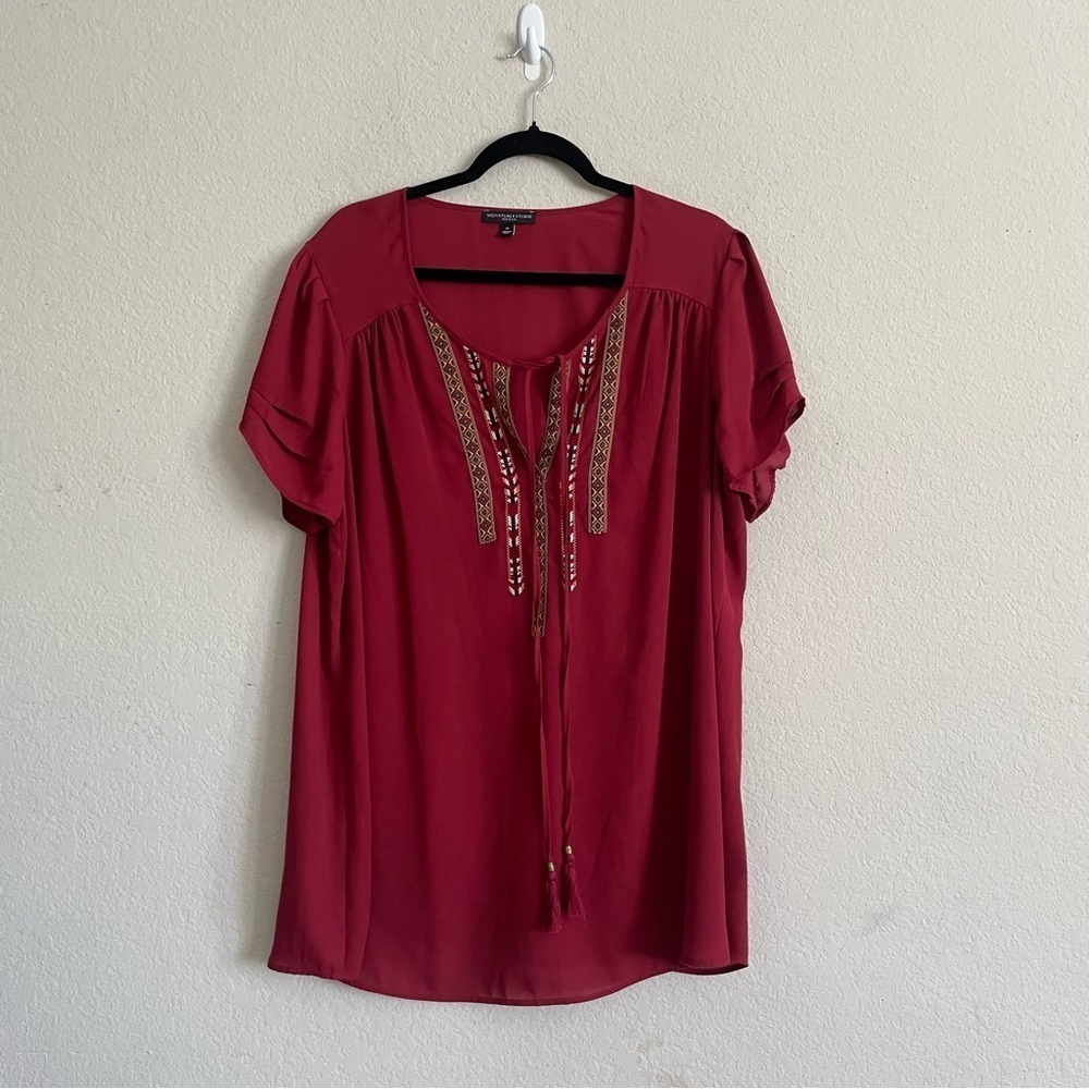 Signature Studio Burgundy Blouse with Gold Accents size 1X geometric pattern